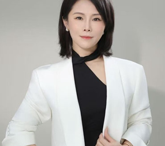 李语佳